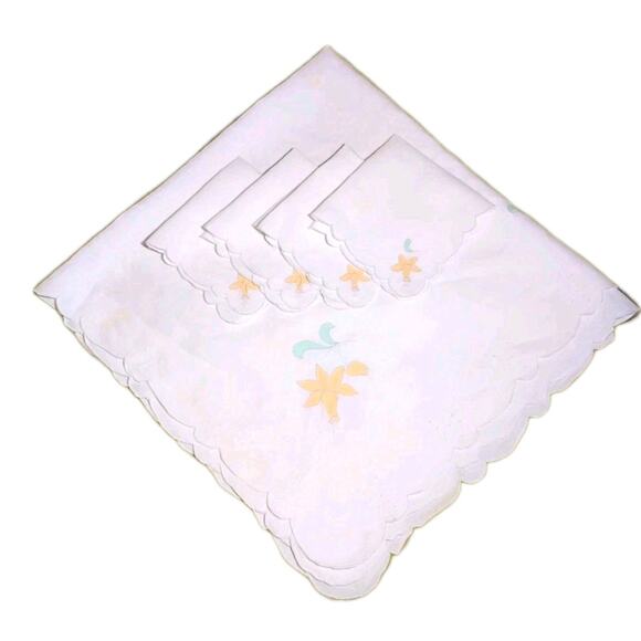 Vintage White Irish Linen Appliqued Yellow Floral Table Cover Four Napkins READ - Picture 3 of 9